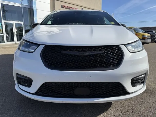 Chrysler Pacifica 2025 photo 3