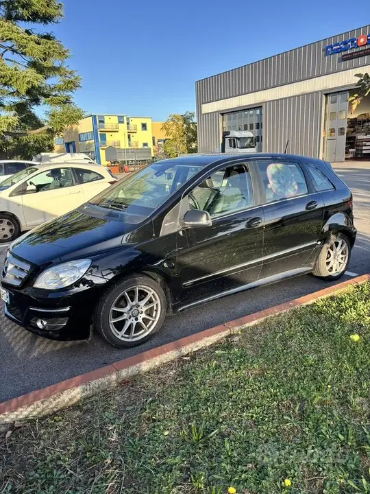 Mercedes-Benz B-Class 2010 photo 5