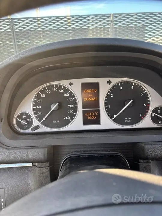 Mercedes-Benz B-Class 2010 photo 3