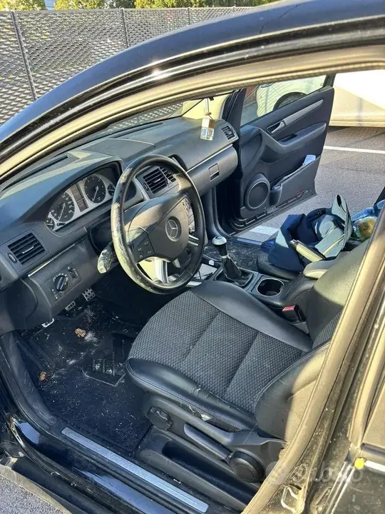 Mercedes-Benz B-Class 2010 photo 4