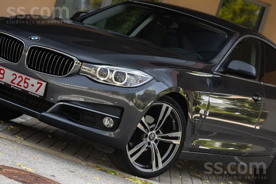 BMW 320I 2016 photo 4
