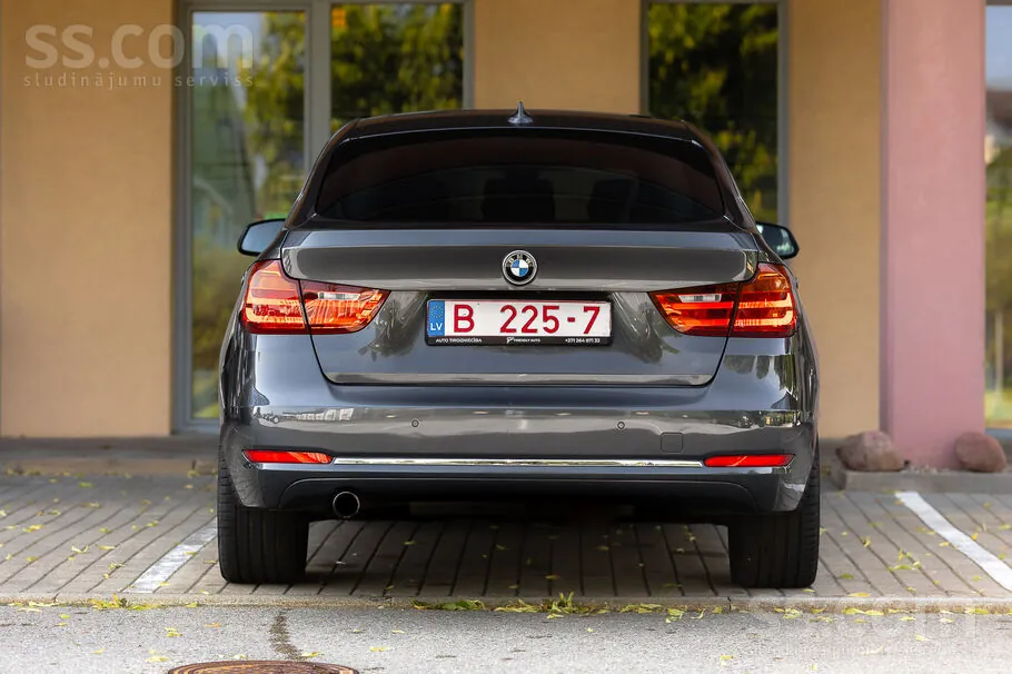 BMW 320I 2016 photo 5