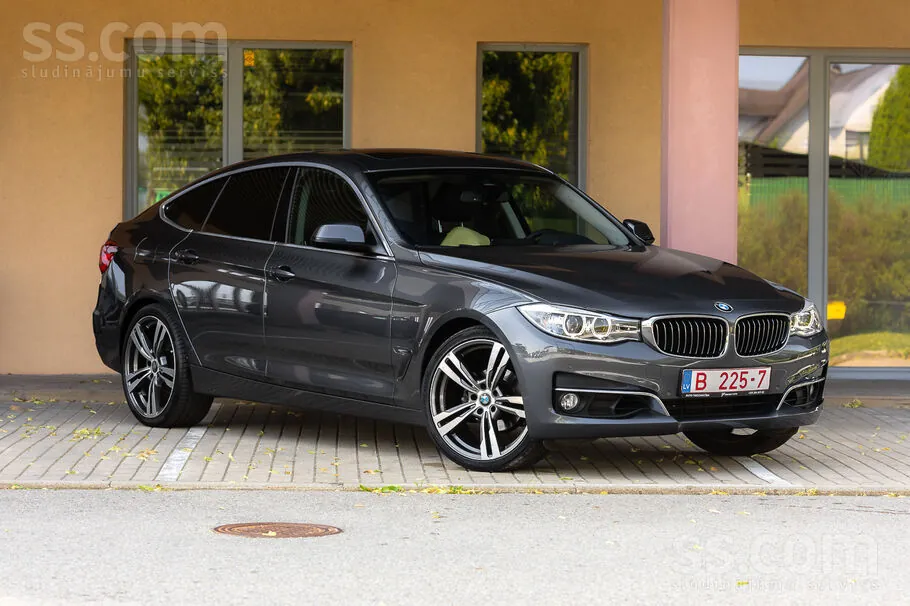 BMW 320I 2016 photo 2