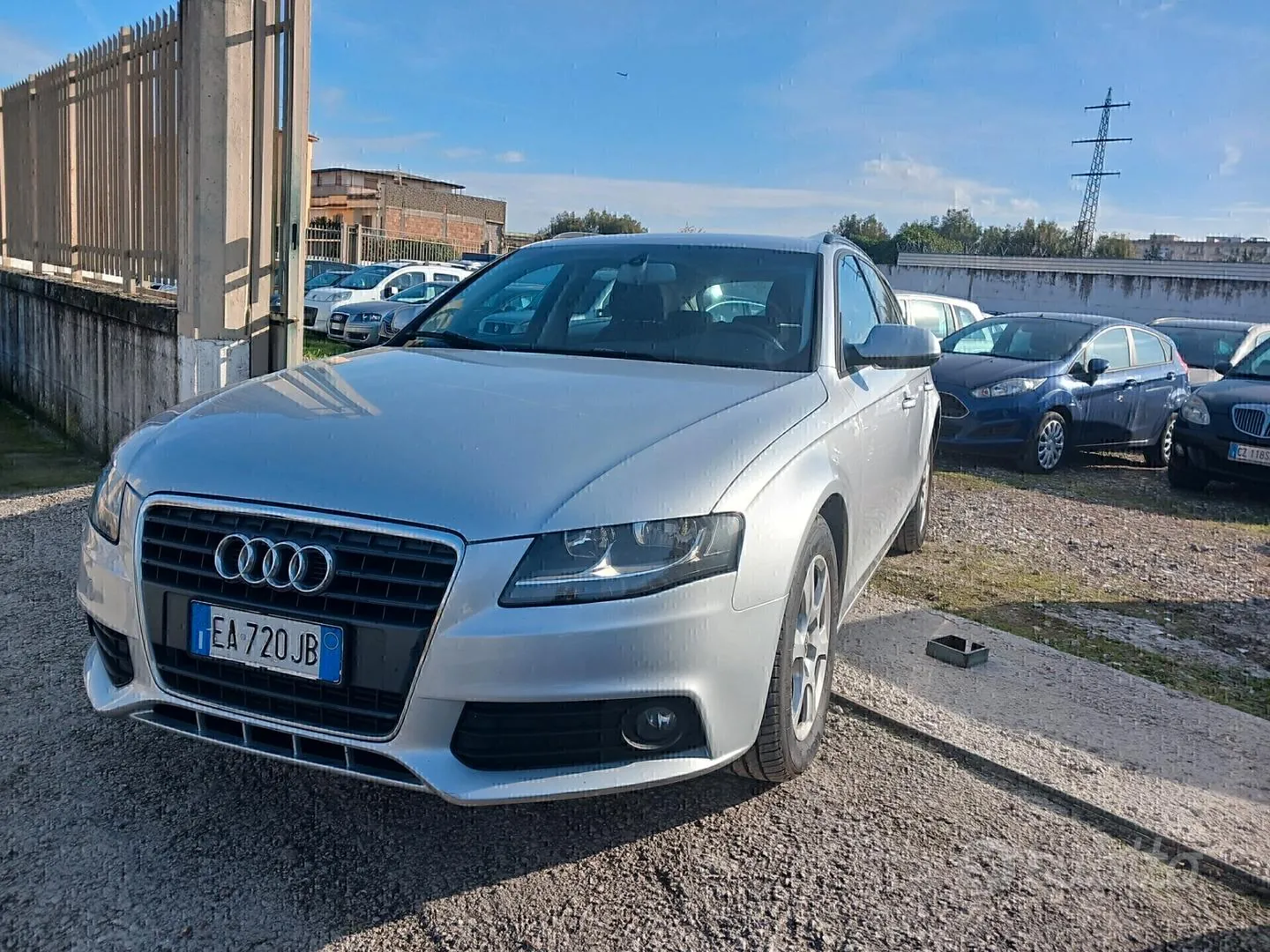 Audi A4 2010 photo 2