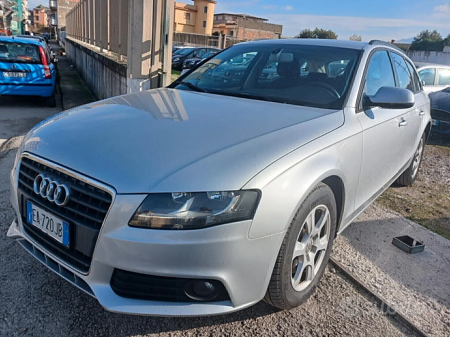 Audi A4 2010 photo 4