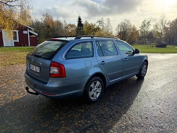 Skoda Octavia 2011 photo 4