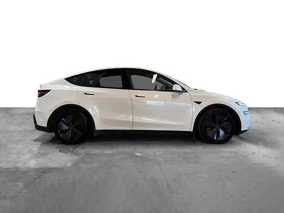Tesla Model Y 2025 photo 5