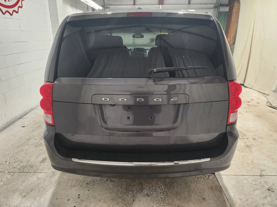 Dodge Grand Caravan 2018 photo 3