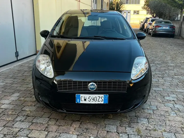 Fiat Grande Punto 2005 photo 3
