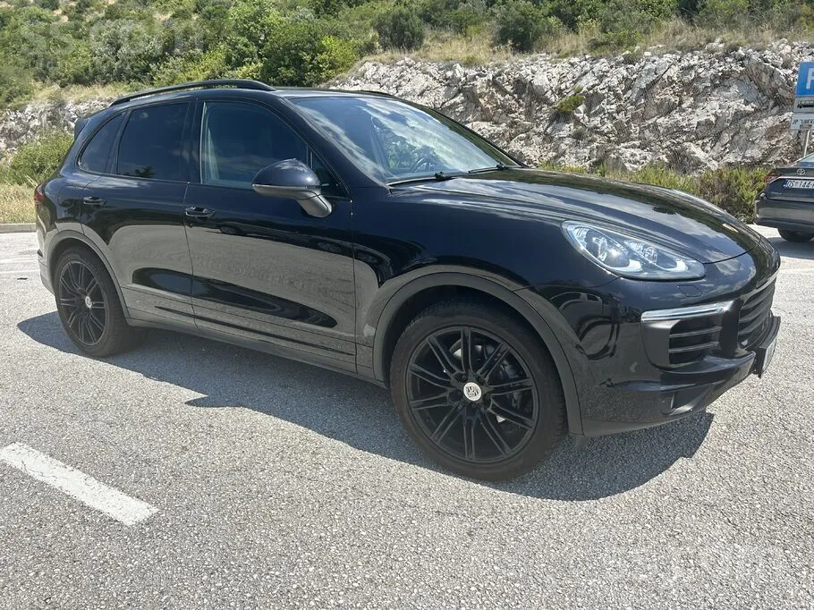 Porsche Cayenne 2015 photo 2