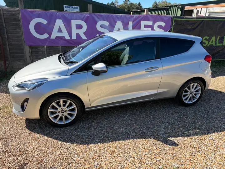 Ford Fiesta 2018 photo 2