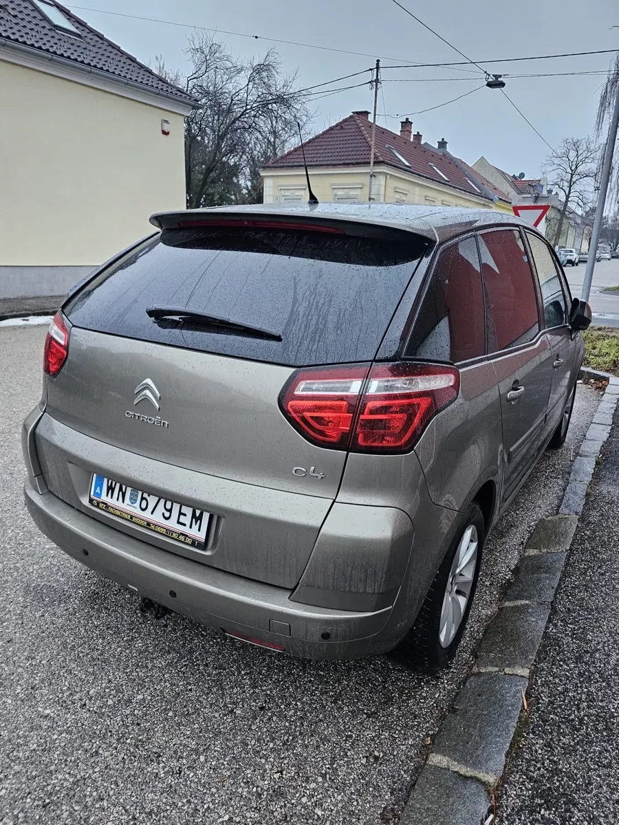 Citroen C4 Picasso 2011 photo 3
