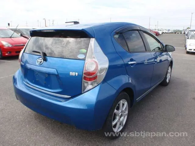 Toyota Aqua S 2013 photo 4