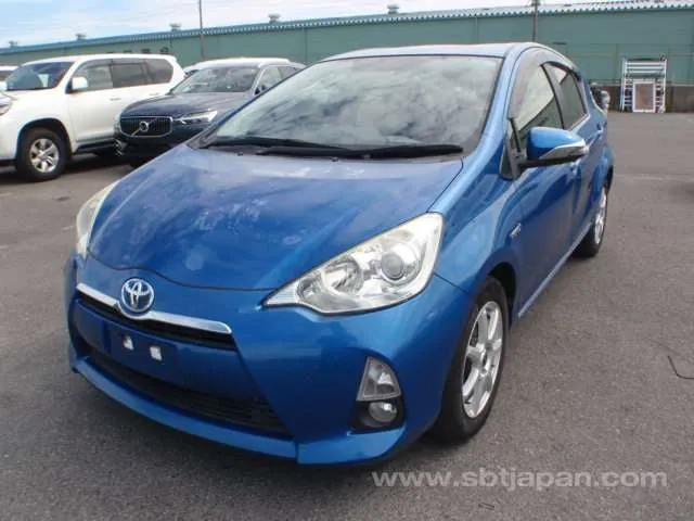 Toyota Aqua S 2013 photo 2