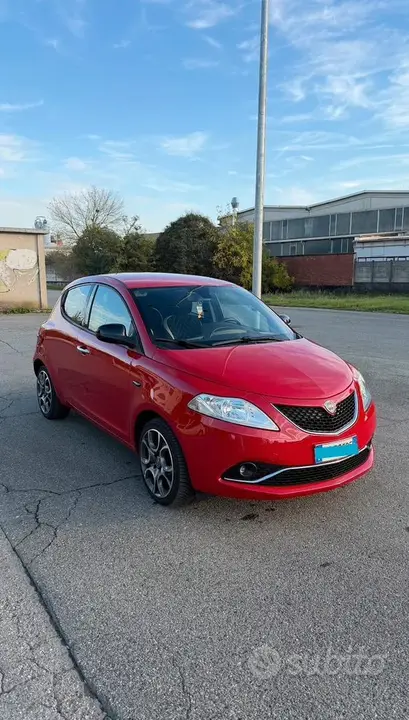 Lancia Ypsilon