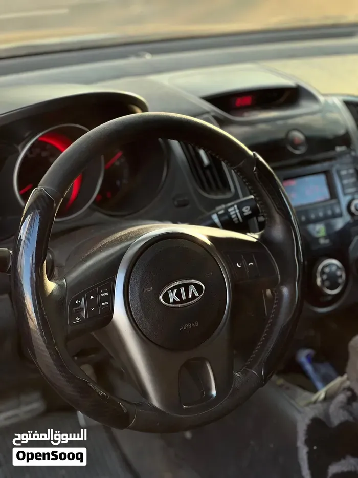 Kia Forte 2012 photo 2