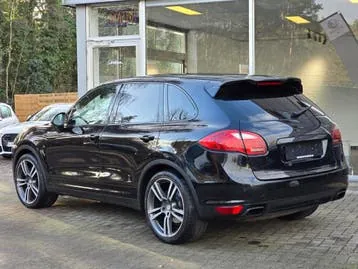 Porsche Cayenne 2012 photo 2
