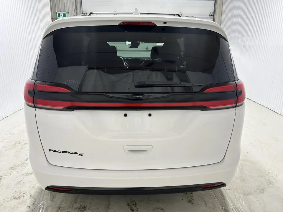Chrysler Pacifica 2022 photo 4
