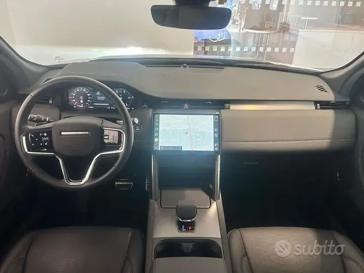 Land Rover Discovery Sport 2024 photo 4