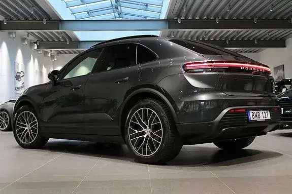 Porsche Macan 2025 photo 2