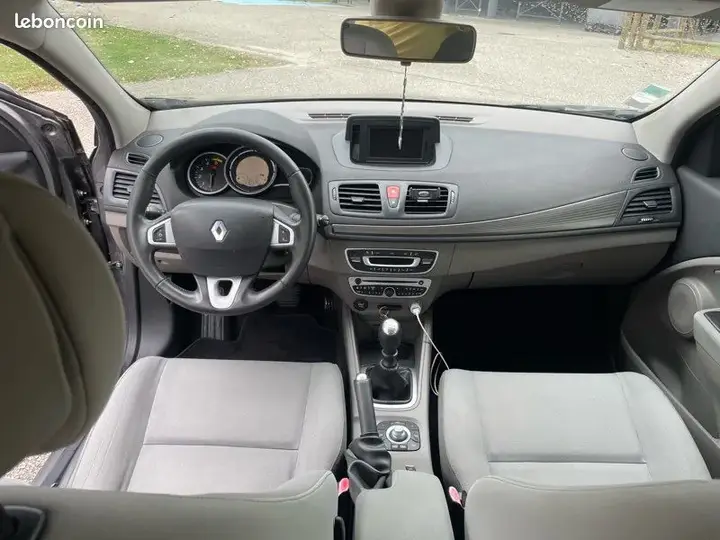 Renault Megane 2010 photo 3