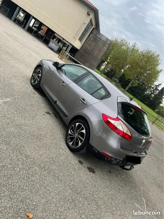 Renault Megane 2010 photo 2