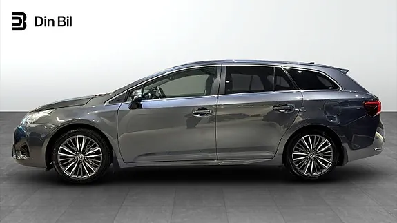 Toyota Avensis 2017 photo 2