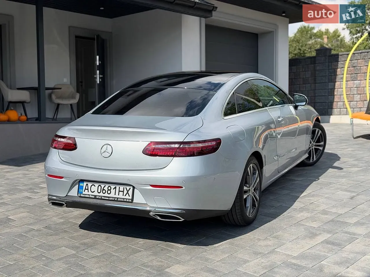 Mercedes-Benz E-Class 2022 photo 4