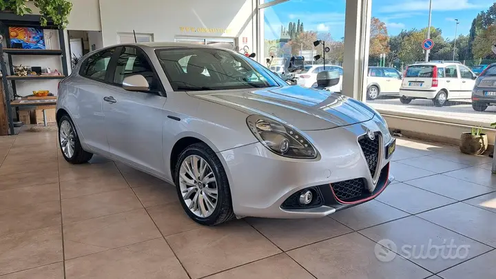 Alfa Romeo Giulietta 2017 photo 2