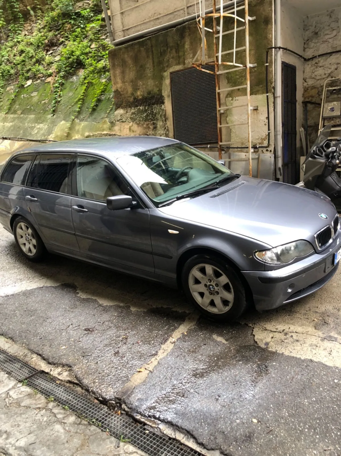 BMW 320D 2003 photo 2