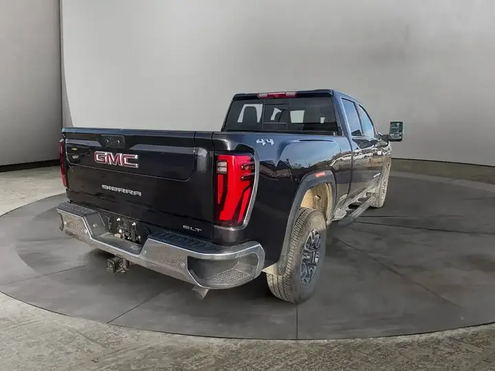 GMC Sierra 2500Hd 2026 photo 5