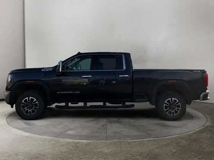 GMC Sierra 2500Hd 2026 photo 2