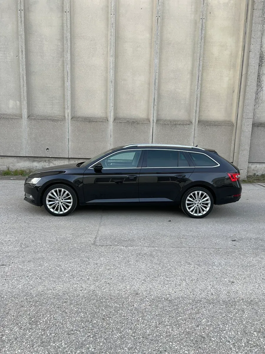 Skoda Superb 2016 photo 2
