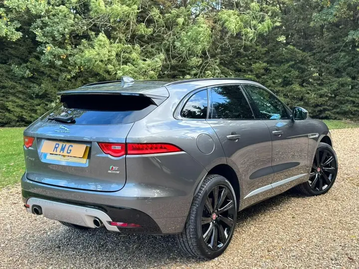 Jaguar F-Pace 2017 photo 3