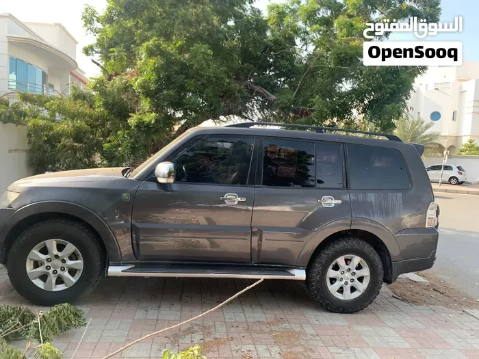 Mitsubishi Pajero 2012 photo 4