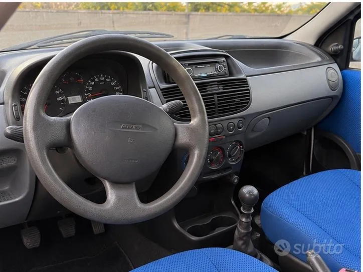 Fiat Punto 2000 photo 3