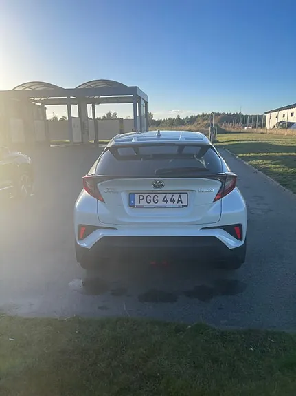 Toyota C-Hr 2021 photo 2