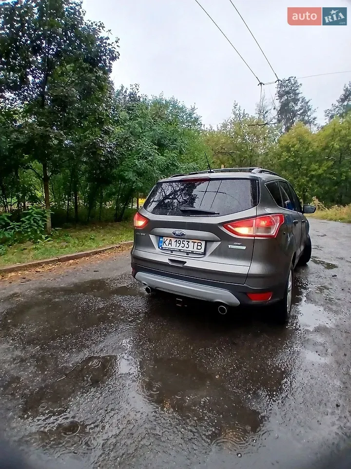 Ford Escape 2012 photo 3
