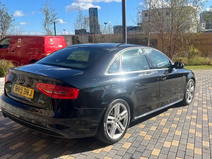 Audi A4 2015 photo 5