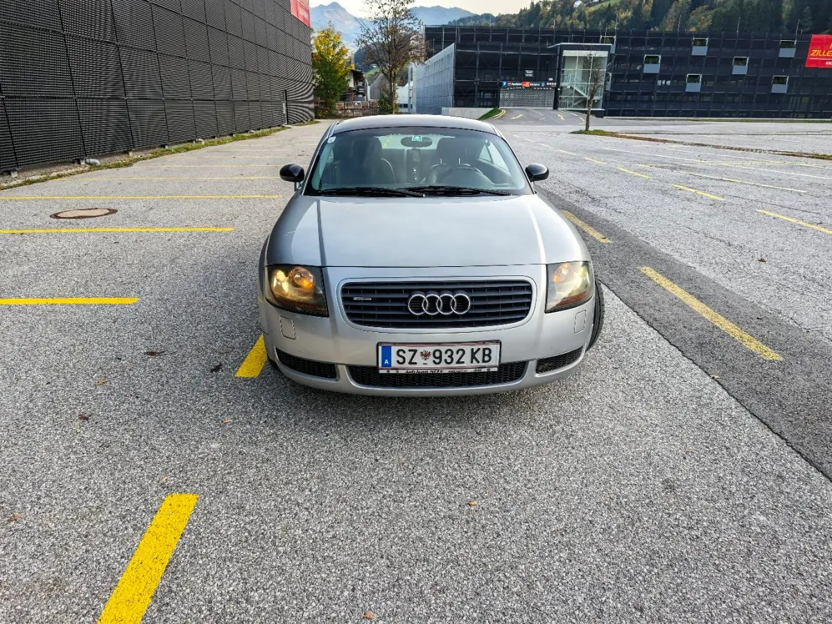 Audi Tt 2001 photo 2