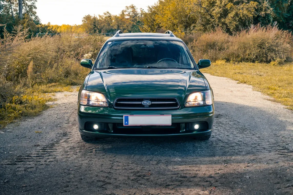 Subaru Legacy 2002 photo 2