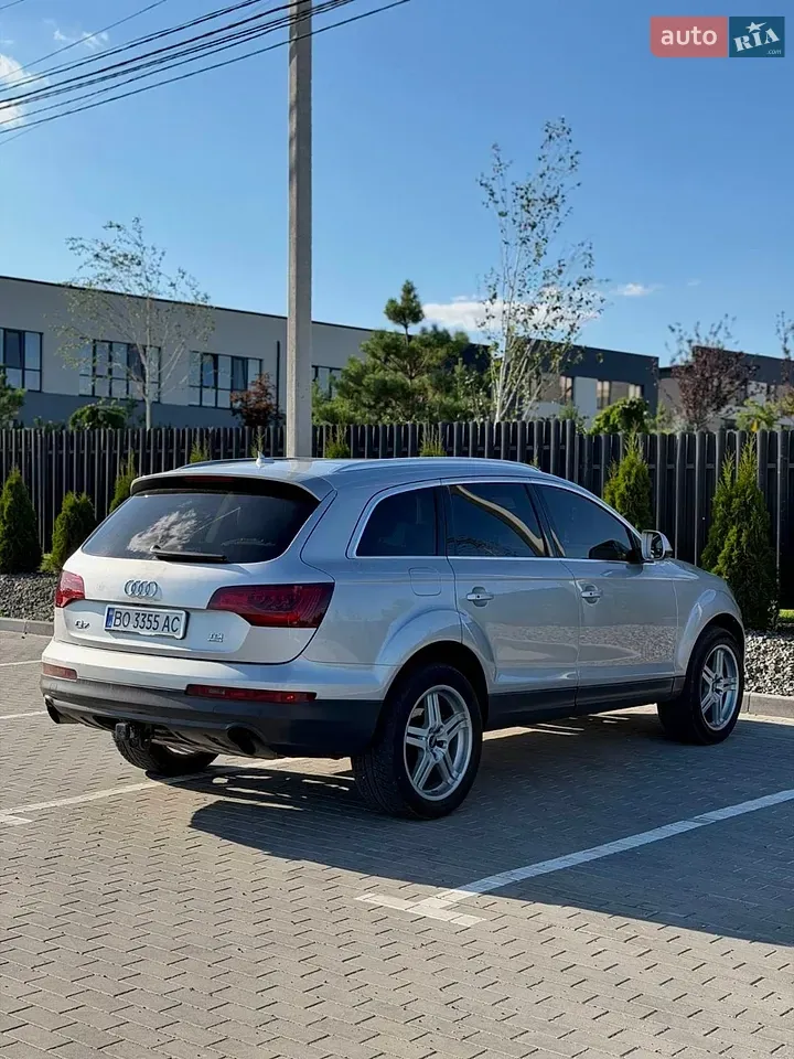 Audi Q7 2010 photo 4