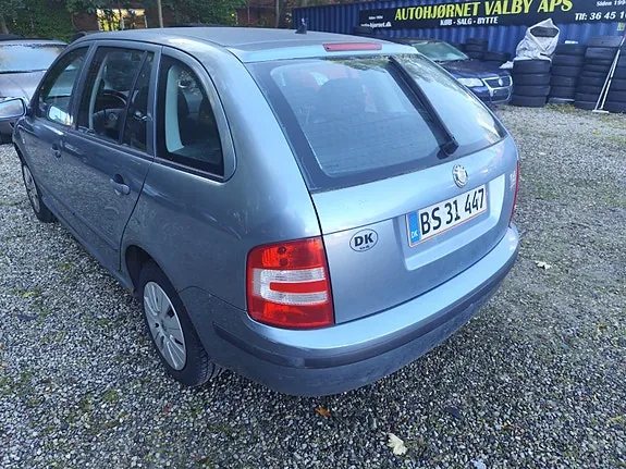 Skoda Fabia 2007 photo 4