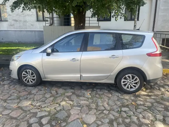 Renault Grand Scenic 2013 photo 5