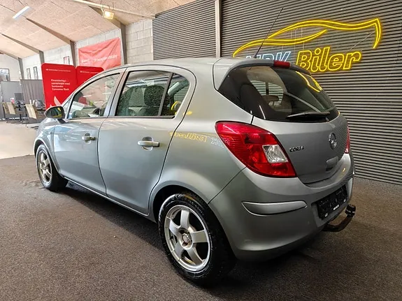 Opel Corsa 2011 photo 3