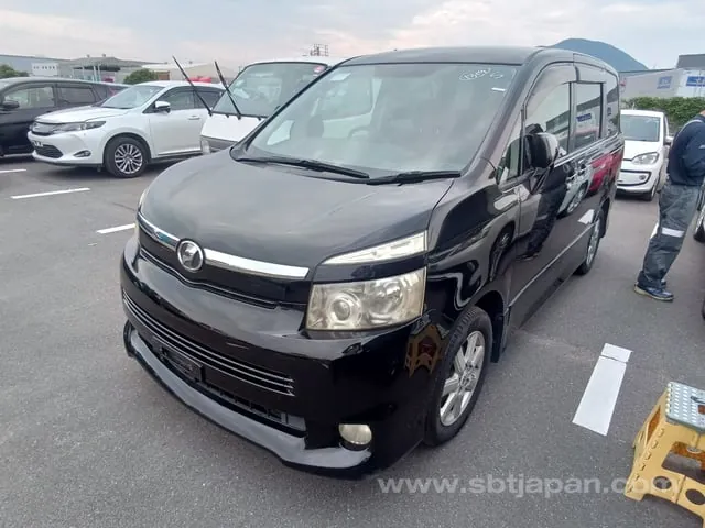 Toyota Voxy 2009 photo 2