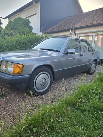 Mercedes-Benz 190E