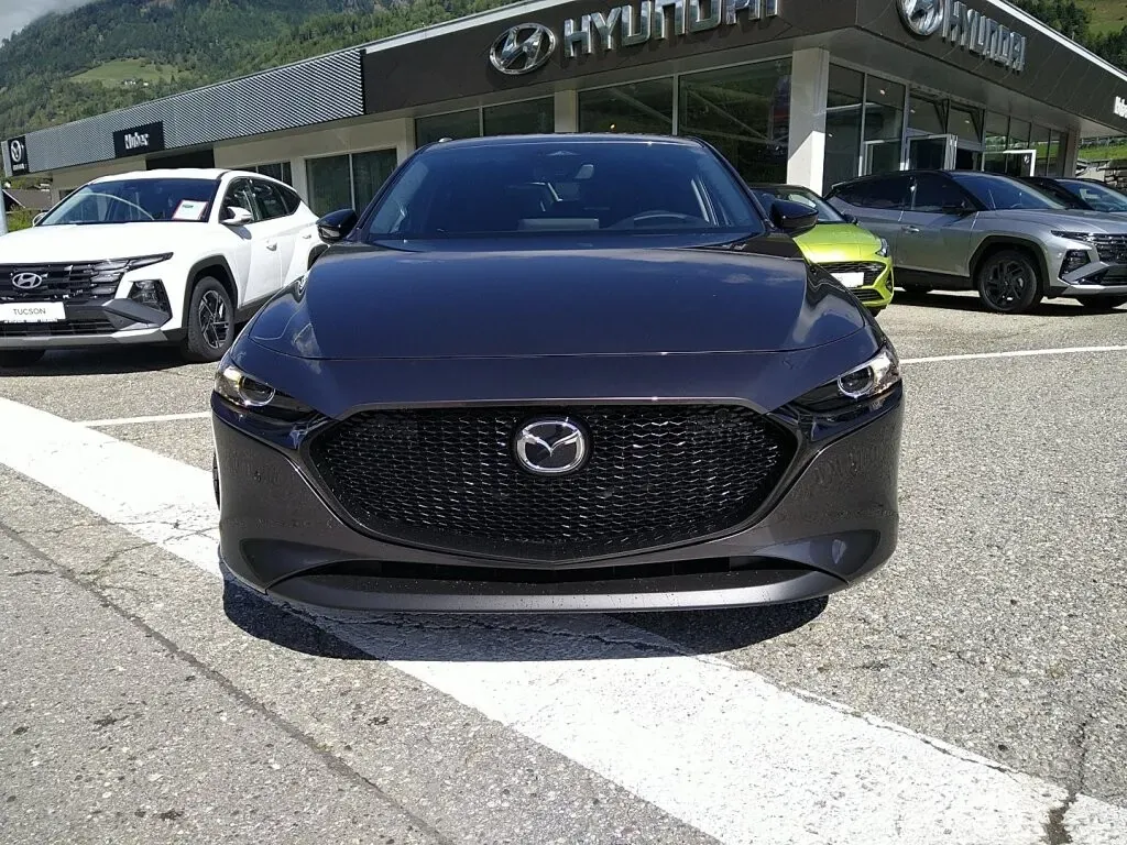 Mazda Mazda3 photo 2