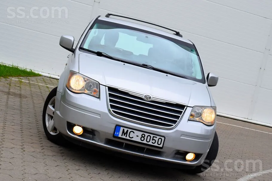 Chrysler Grand Voyager 2008 photo 2
