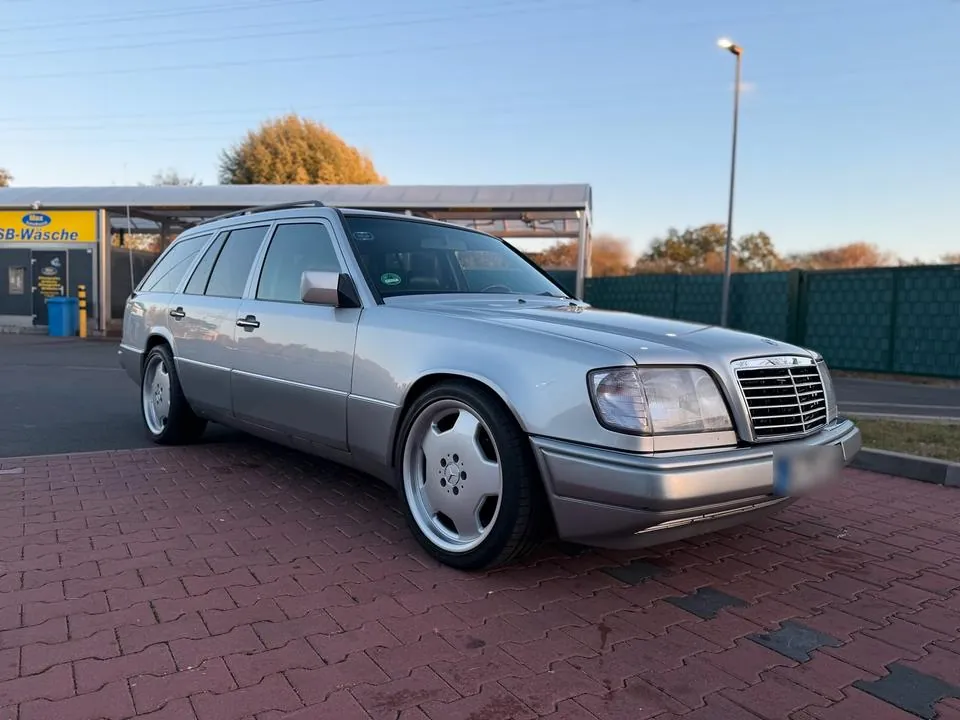 Mercedes-Benz W124